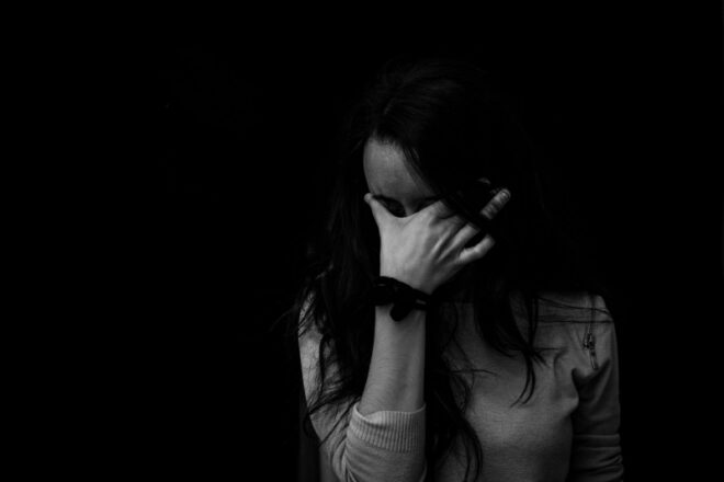 Dấu hiệu cho thấy người hướng ngoại bị chứng lo âu xã hội