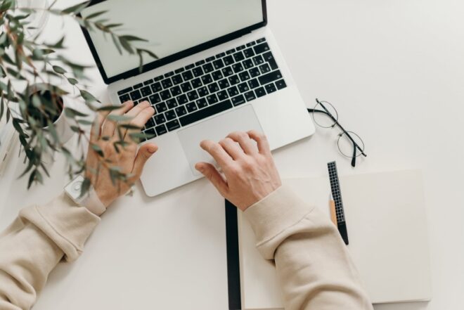 Cách đưa bạn ra khỏi cơn trì trệ