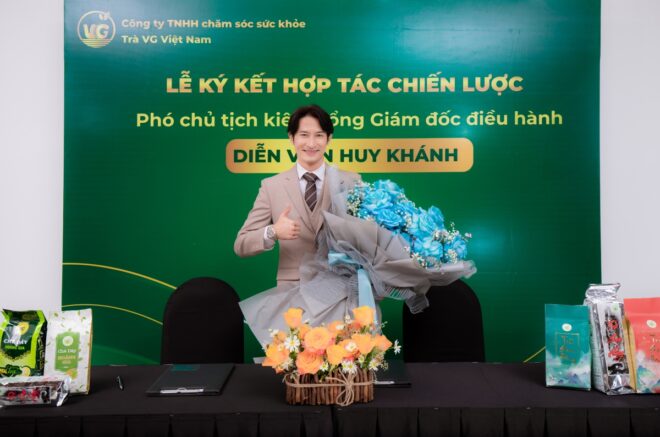 Từ khách hàng thân thiết, Huy Khánh bất ngờ lấn sân kinh doanh điều hành công ty về trà