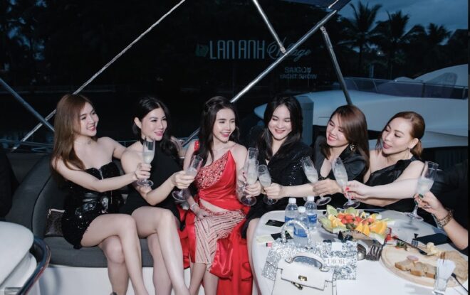 Á hoàng Hà Khanh Tuyết tổ chức Party trên du thuyền hạng sang