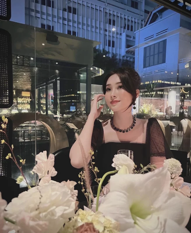 Đặng Thu Thảo dự tiệc thôi mà cũng gây sốt, nhan sắc phu nhân nhà hào môn ngày càng đỉnh!