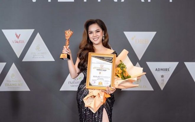 CEO Yến Quy vinh dự nhận Top 20 thương hiệu vàng làm đẹp Việt Nam