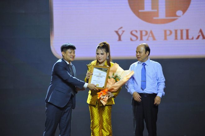 Top 10  Thương hiệu làm đẹp Việt Nam vinh danh Hồ Thị Như Ý – CEO Ý Spa Pilla .