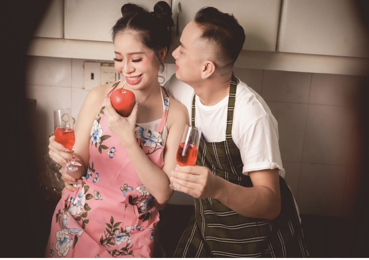 Hoa hậu sắc đẹp hoàn vũ / Công chúa Hoàng gia Mahalirka trong bộ ảnh “ Hạnh phúc từ gian bếp “ một ý tưởng của ntk - stylist Tiến Trần 3 z5575057568645 926634f4f4f9845d93919d9fd21d31a1