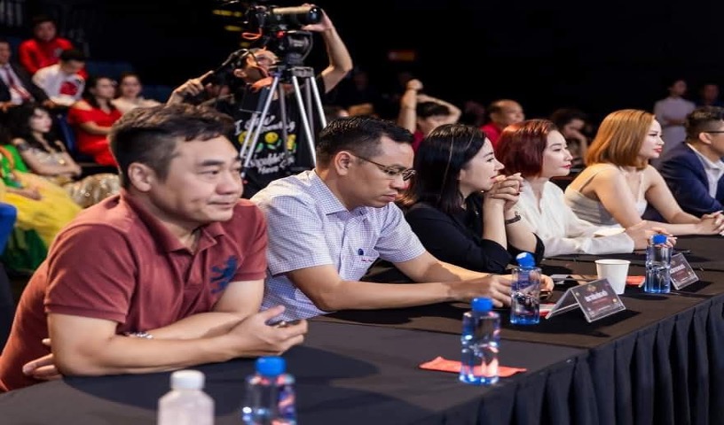 Á hậu Kim Dung người đẹp trở thành Trưởng Ban Tuyển Sinh cuộc thi Hoa Hậu sắc đẹp và Ban Giám Khảo của các chương trình nhan sắc từ 2023 đến nay. 3 9E492789 4EF6 4020 8222 6509C12E8AD9