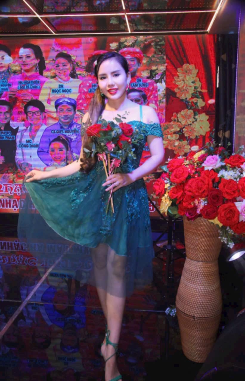 Vicky Vân Anh (Bá Vân Anh) Vinh Quang nào mà hành trình không có nước mắt! 5 b161f03f 5266 486b 8be2 0b88948e8932