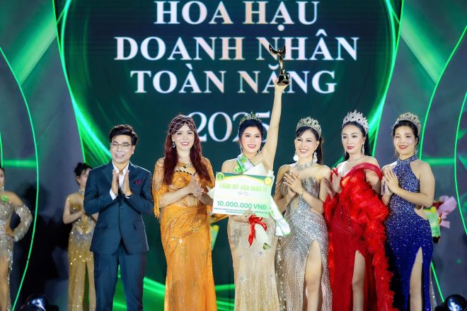 Trần Thị Thúy Liễu (Kim Ngọc Anh) với danh hiệu Á Hậu 2 tại sân chơi nhan sắc Quốc Gia