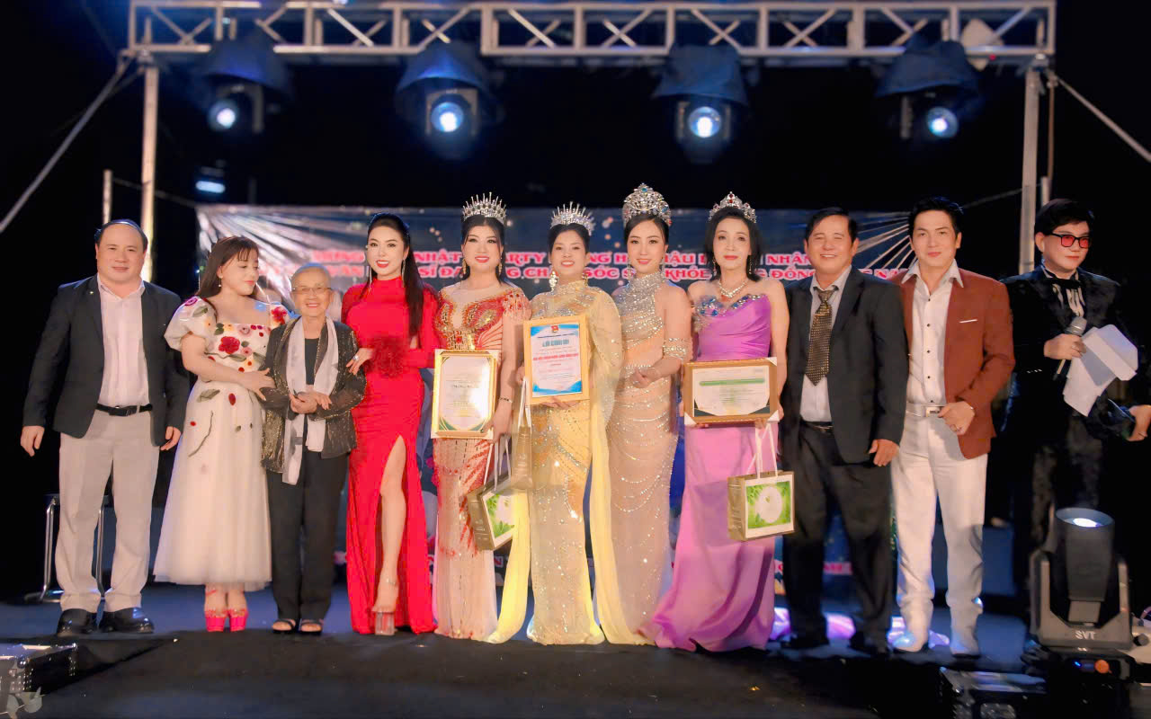 Đêm hội nhan sắc hội tụ đỉnh cao tại Birthday Party của Hoa hậu Nguyễn Thị Kim Phượng 5 z6663434640377 d9ff70d2482aaa691fa0bc1eb9703ec7