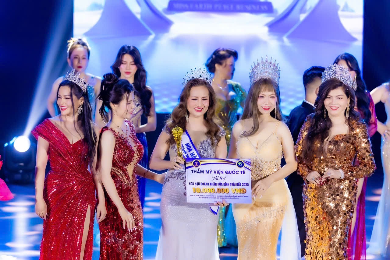 Doanh nhân Phan Thị Bích Trang đạt danh hiệu Hoa Hậu Tài Sắc - Hoa hậu Doanh nhân Hòa Bình Trái Đất 2025 6 IMG 1258