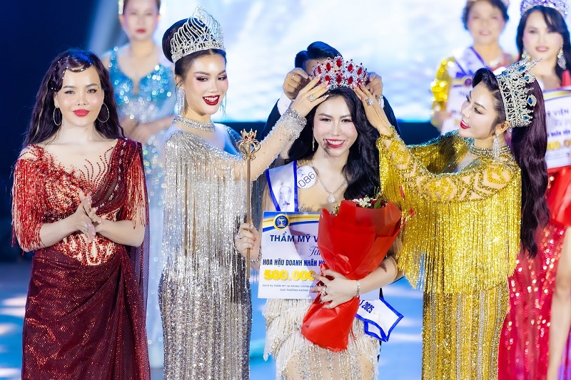 Hồ Thanh Tuyền Người đẹp đến từ Tiền Giang đăng quang Hoa Hậu Doanh Nhân Hòa Bình Trái Đất 2025 4 NVT 1445