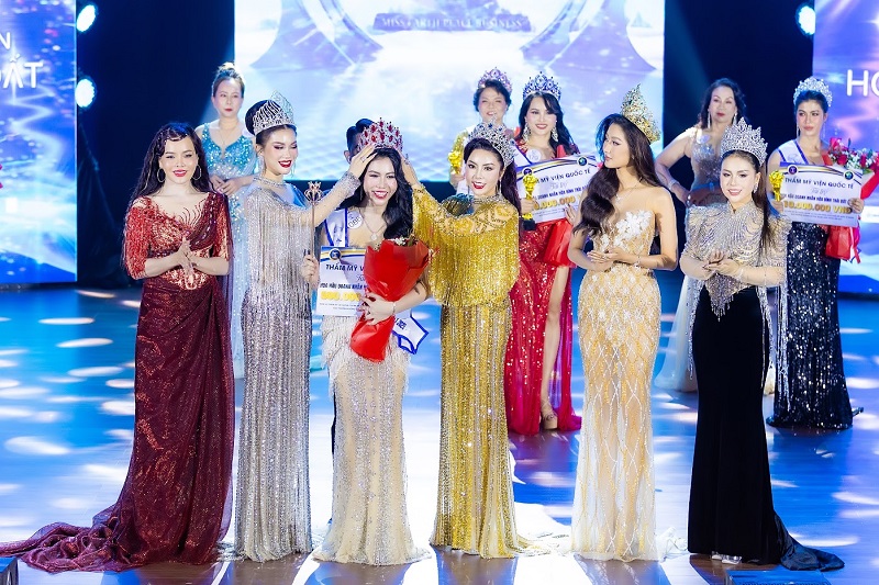 Hồ Thanh Tuyền Người đẹp đến từ Tiền Giang đăng quang Hoa Hậu Doanh Nhân Hòa Bình Trái Đất 2025 5 NVT 1448