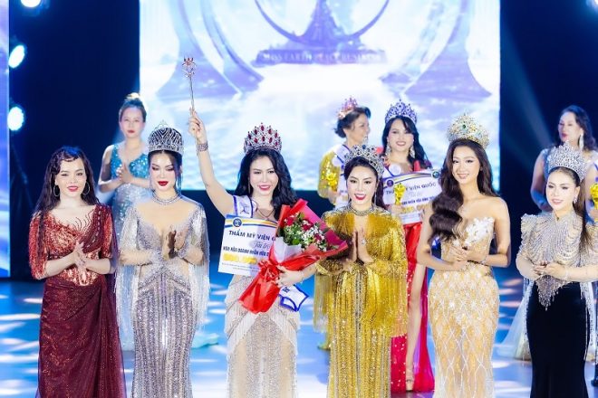 Hồ Thanh Tuyền Người đẹp đến từ Tiền Giang đăng quang Hoa Hậu Doanh Nhân Hòa Bình Trái Đất 2025