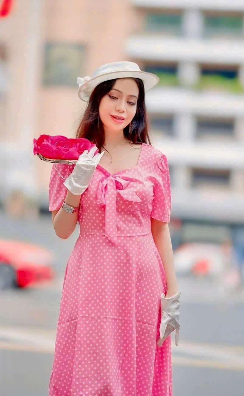 Hoa hậu Sắc đẹp Hoàn Vũ Thanh Hằng dịu dàng, thanh lịch với họa tiết chấm bi 2 z6844896823107 ddc43c64a0c6e48e6affa692beb3389f