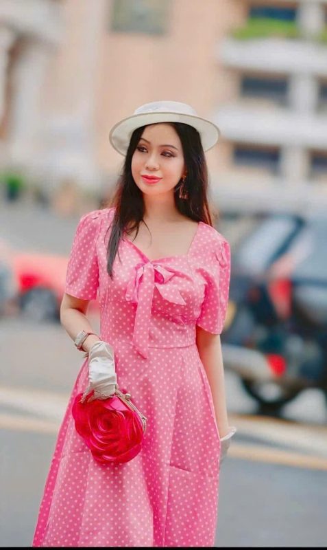 Hoa hậu Sắc đẹp Hoàn Vũ Thanh Hằng dịu dàng, thanh lịch với họa tiết chấm bi
