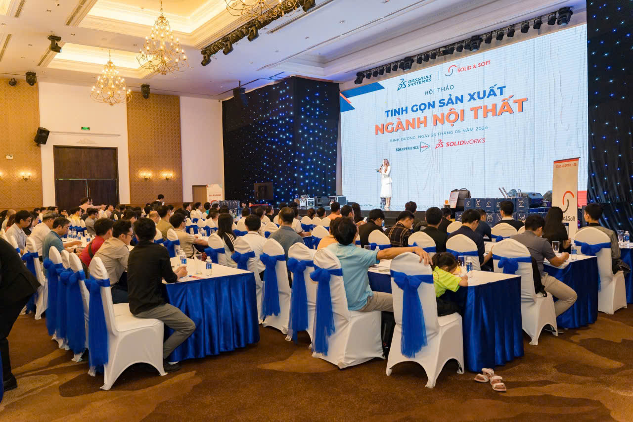 MC Bích Dung – Hành trình bền bỉ theo đuổi đam mê và dấu ấn trong nghề 11 z6922795719785 9e0a266eabbda90571f976b7474ba7d3