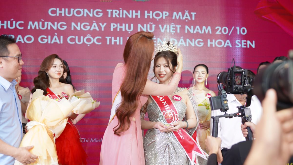 Rực rỡ sắc màu vòng chung kết cuộc thi Duyên Dáng Hoa Sen 2025 do ban thường vụ công đoàn tập đoàn Hoa Sen tổ chức 2 1