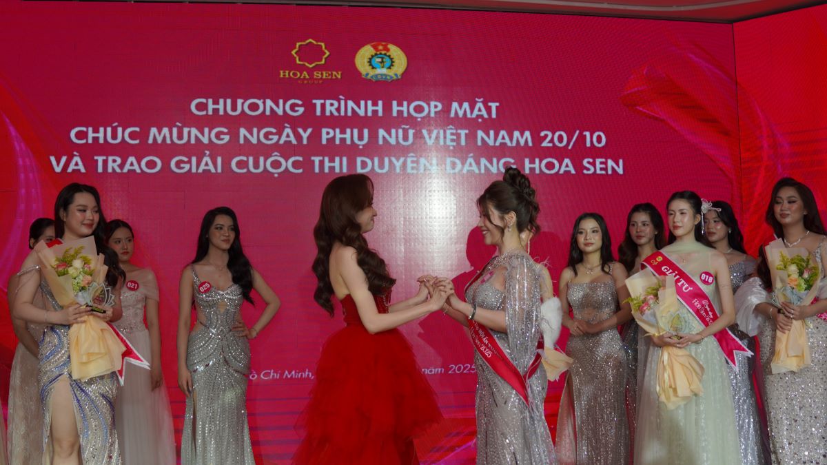 Rực rỡ sắc màu vòng chung kết cuộc thi Duyên Dáng Hoa Sen 2025 do ban thường vụ công đoàn tập đoàn Hoa Sen tổ chức 7 6 2