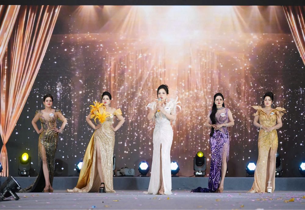 Nữ Doanh Nhân đến từ Nghệ An Đinh Thị Bích đạt danh hiệu Á hậu 3 – Hoa hậu Duyên dáng tài sắc 2025 6 z7116536019147 72a20ce355dd425ad50343d4cb90be65