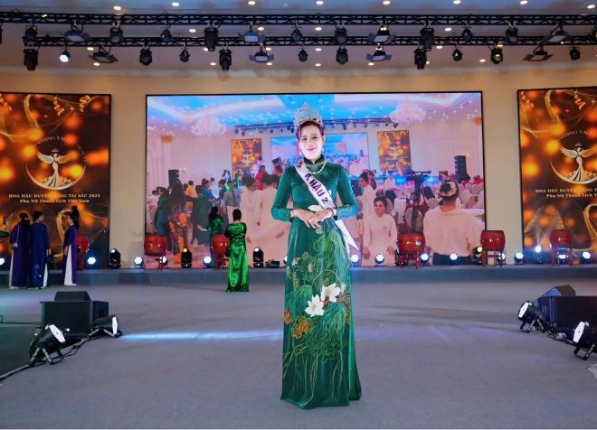 NGUYỄN THỊ TỐ NGA CHÂN DUNG  NGƯỜI PHỤ NỮ XỨ NGHỆ “LAN TỎA YÊU THƯƠNG VÀ TRUYỀN CẢM HỨNG “
